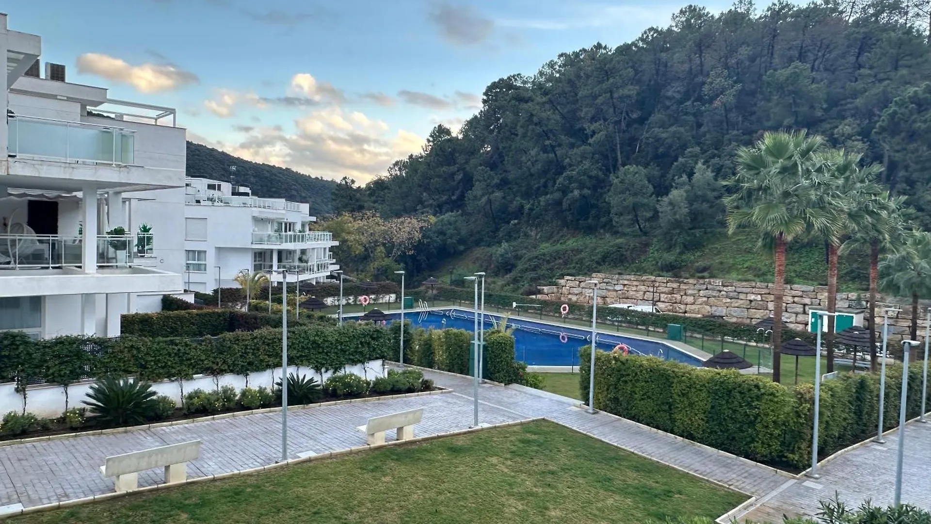 Riverside Pool & Mountain View Benahavis
