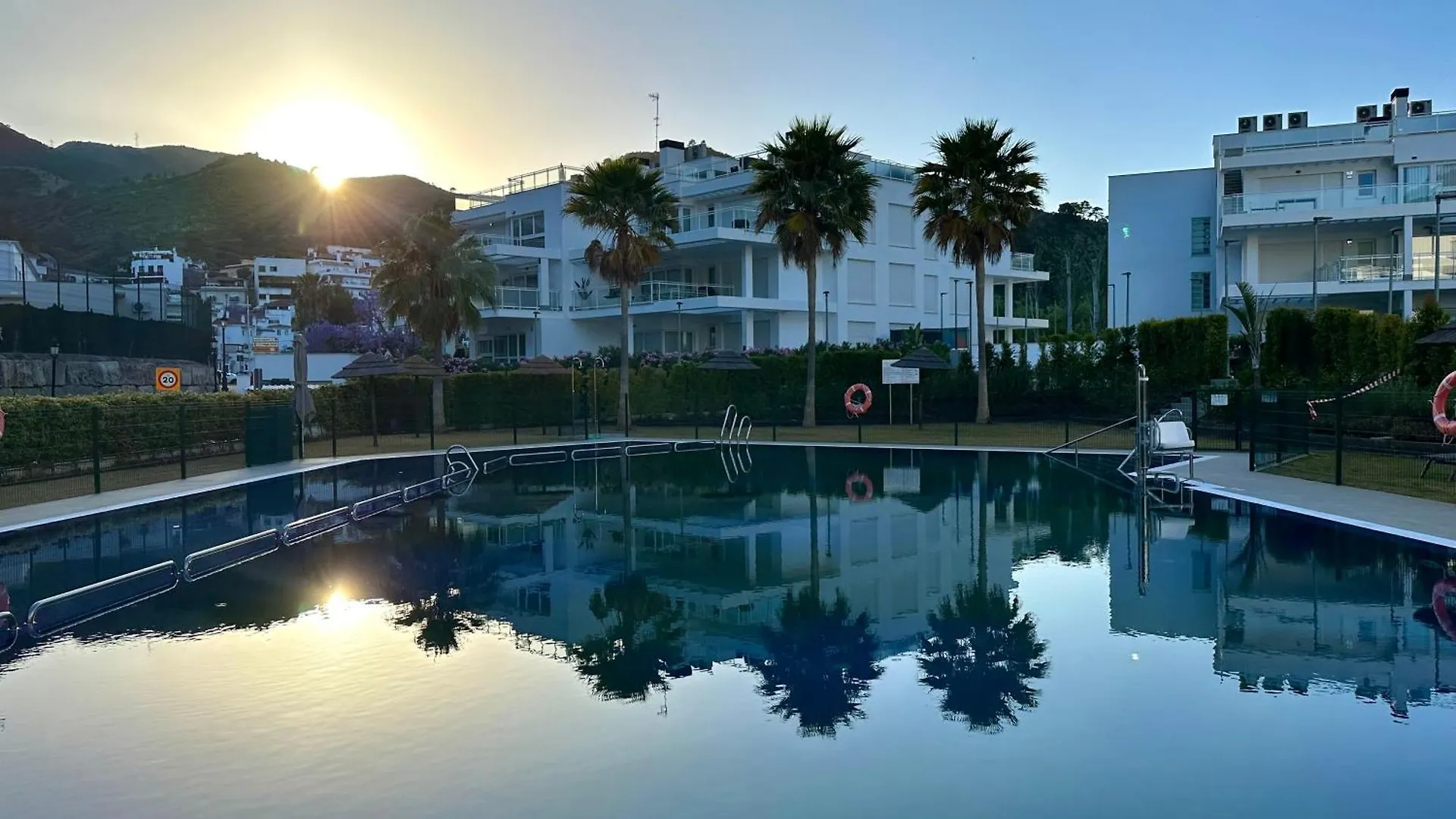 Riverside Pool & Mountain View Benahavis Apartment
